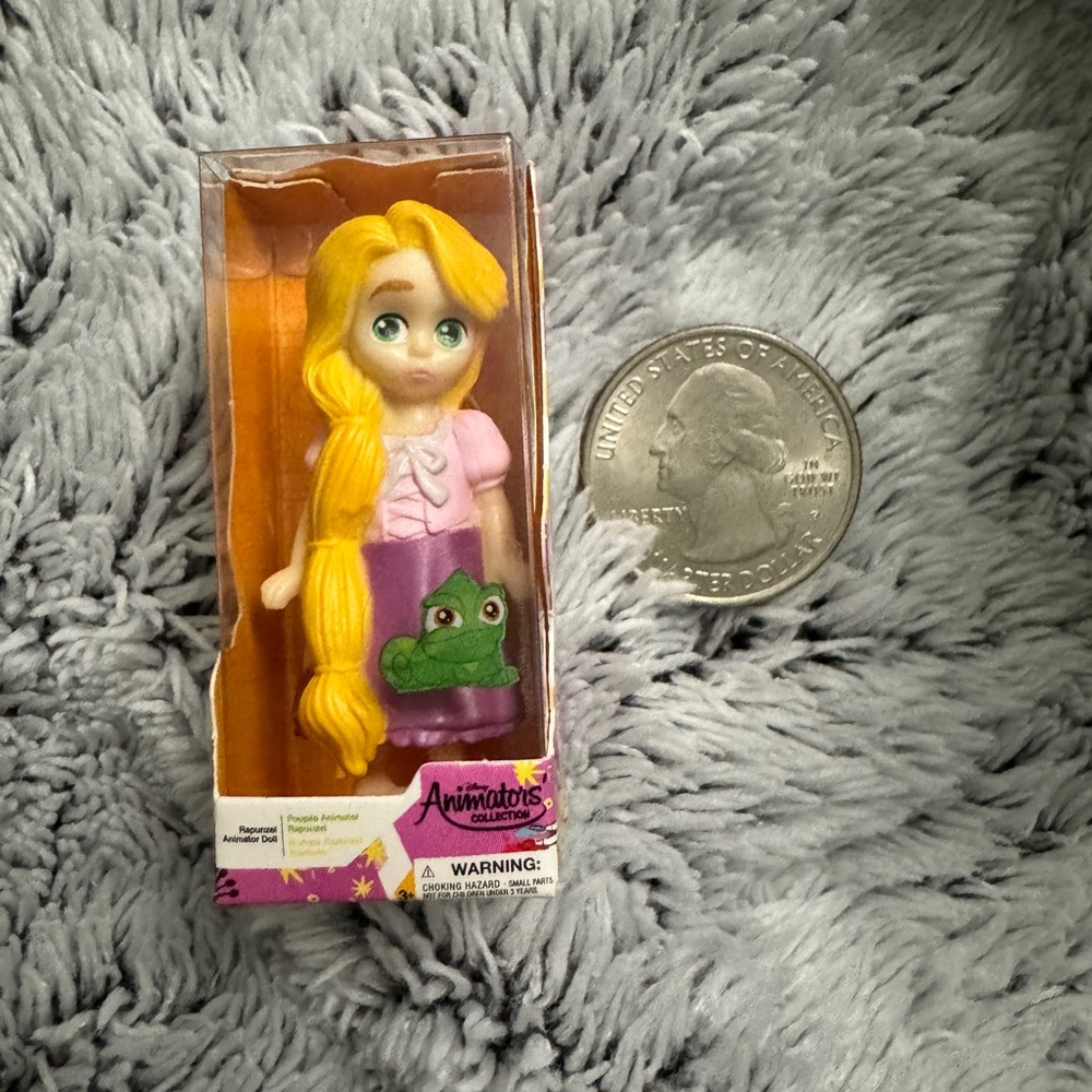 NEW Mini Brands Disney Series 3 Animator Doll RAPUNZEL COMMON Zuru 5 Surprise